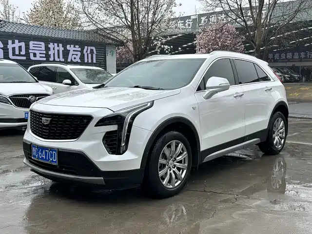 CADILLAC XT4