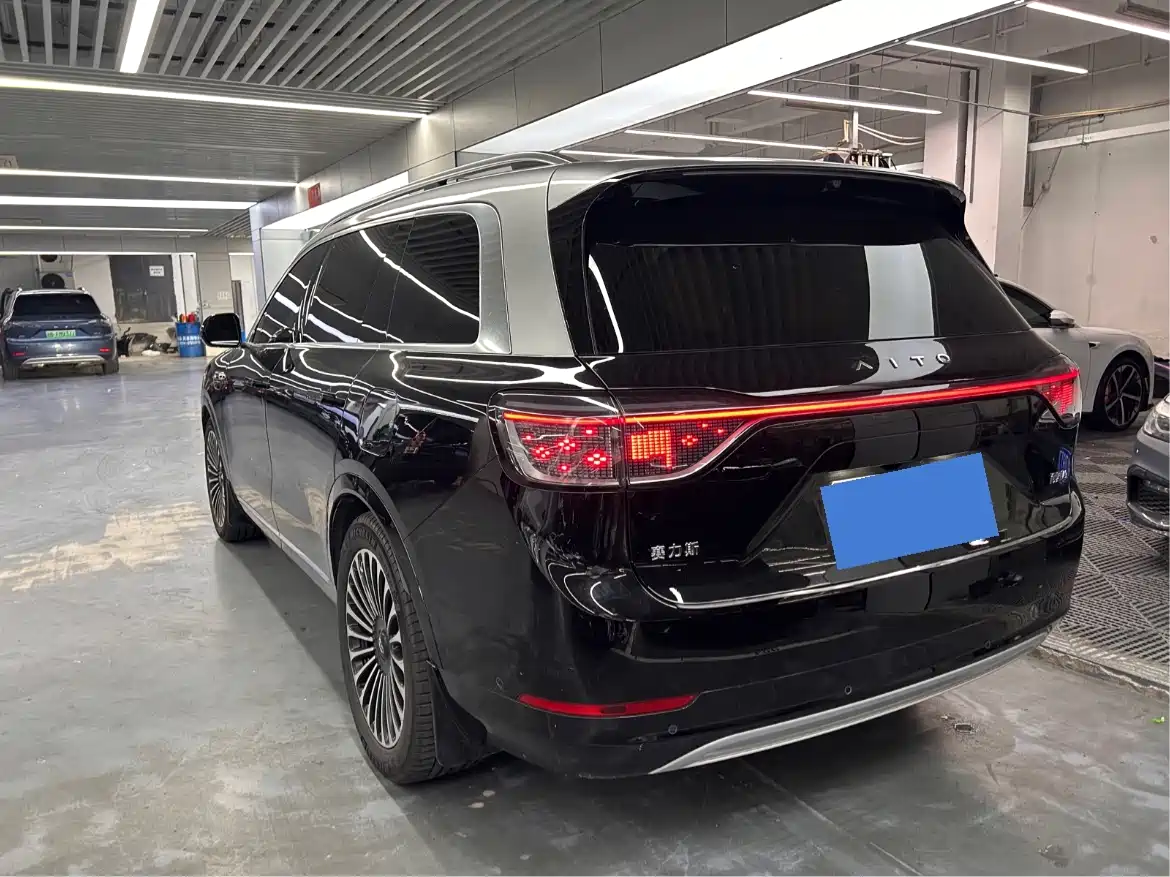 AITO Wenjie AITO M9 2024 Extended Range Ultra 42kWh 6-Seater фото 15