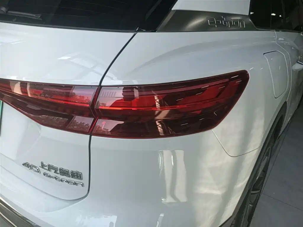 Audi Q5 e-tron 2023 40 e-tron Starlight Edition Brocade Package фото 8