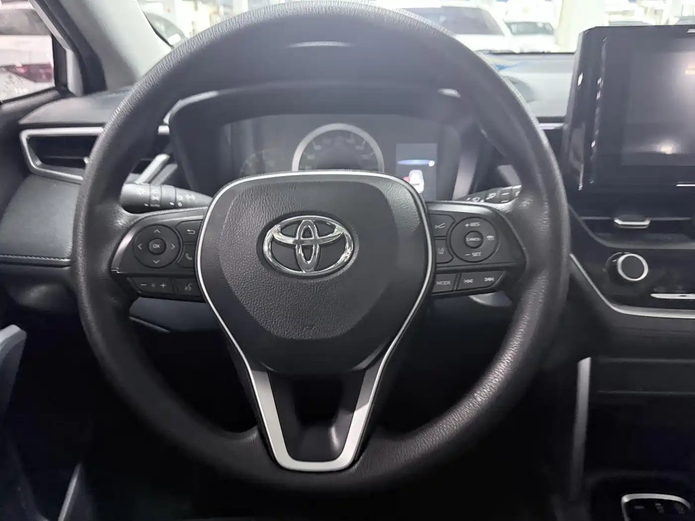 Toyota Frontlander 2023 2.0L CVT Sport Edition фото 12