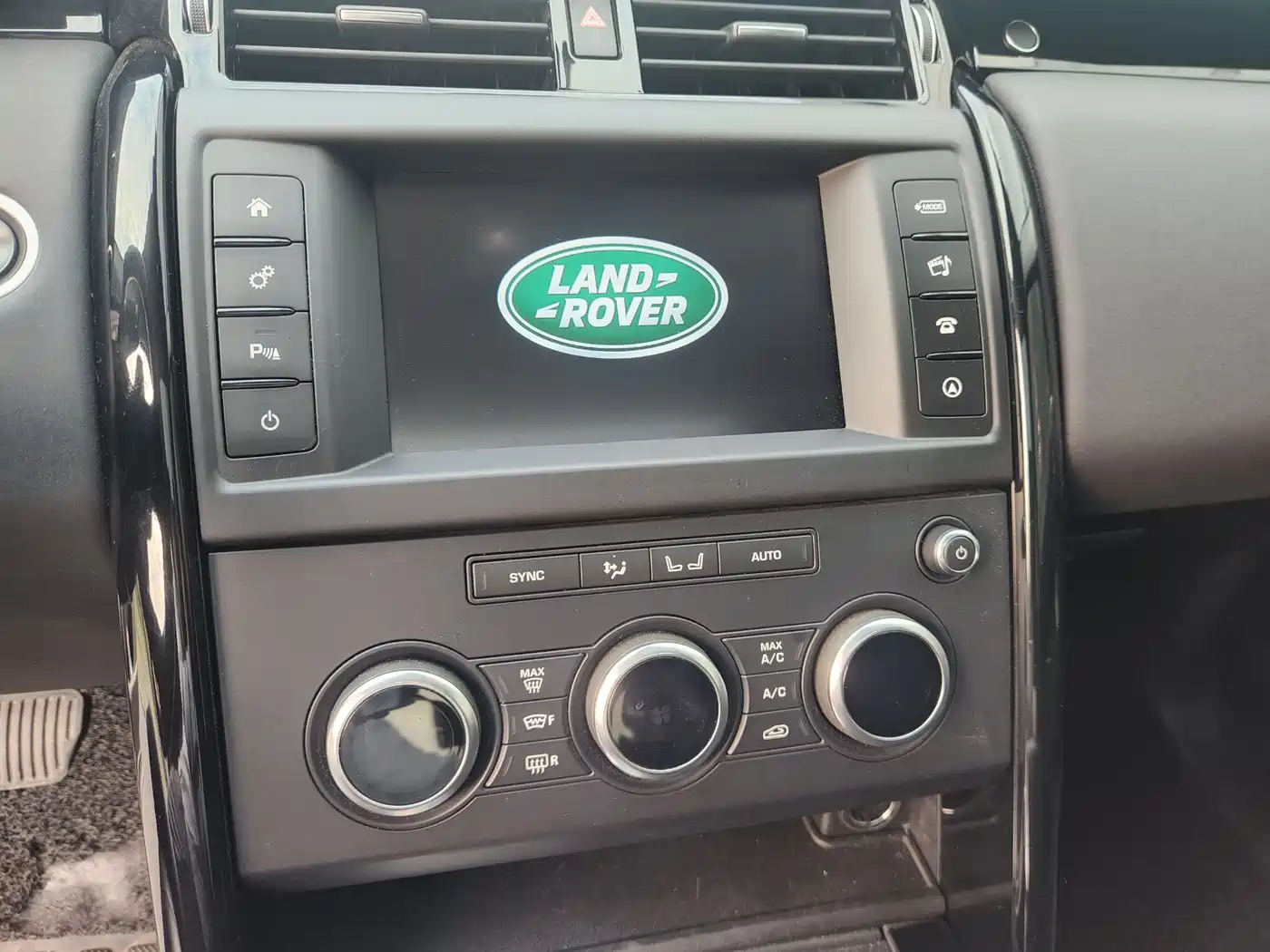 Land Rover Discovery 2017 3.0 SC V6 SE фото 8