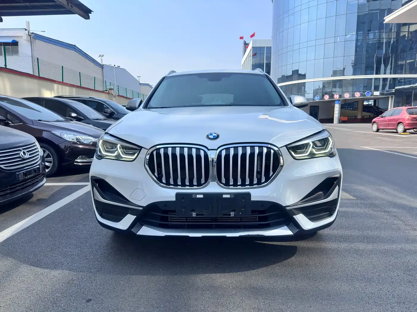 BMW X1 2022 sDrive20Li Fashion фото 2