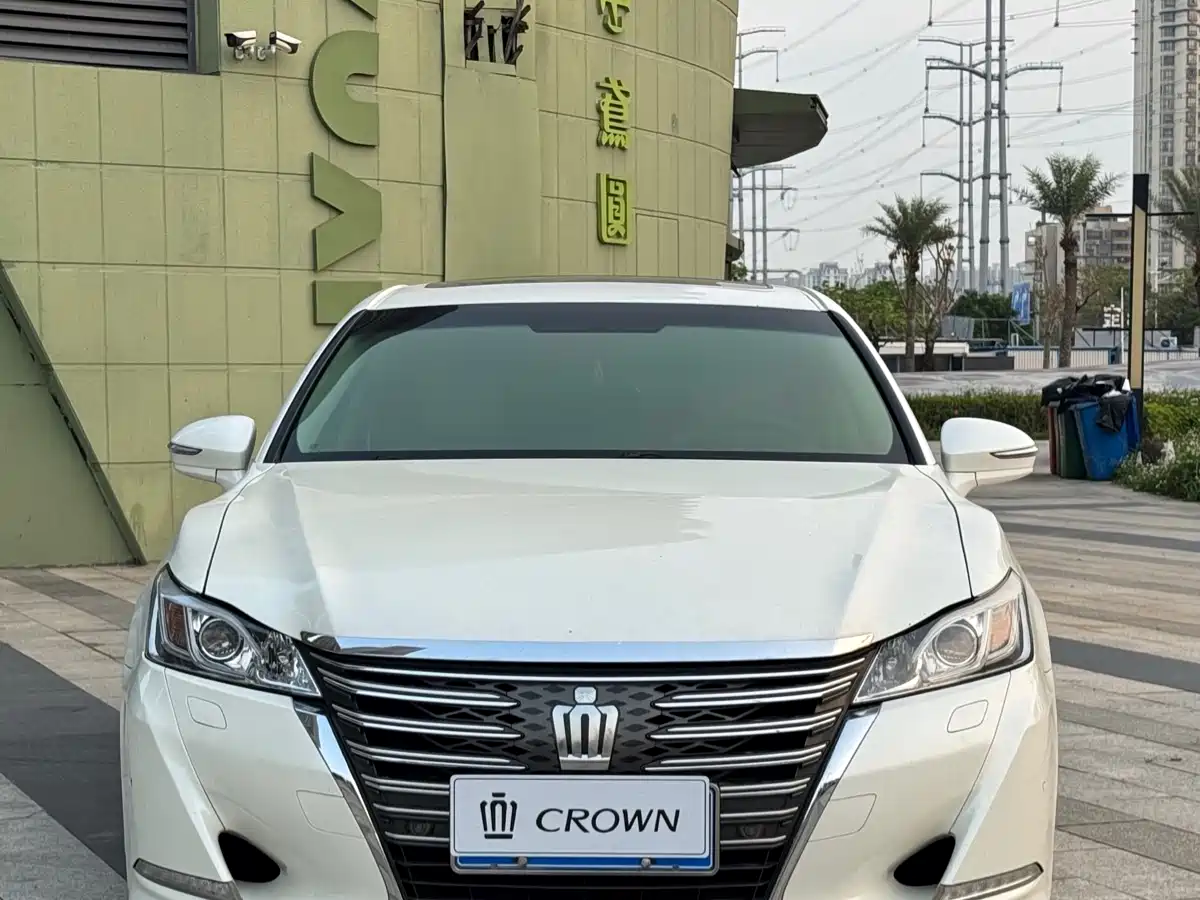 Toyota Crown 2015 2.5L Smart Edition фото 2