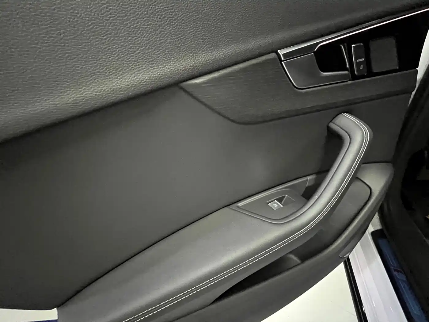 Audi A4L 2023 40 TFSI Luxury Sport фото 12