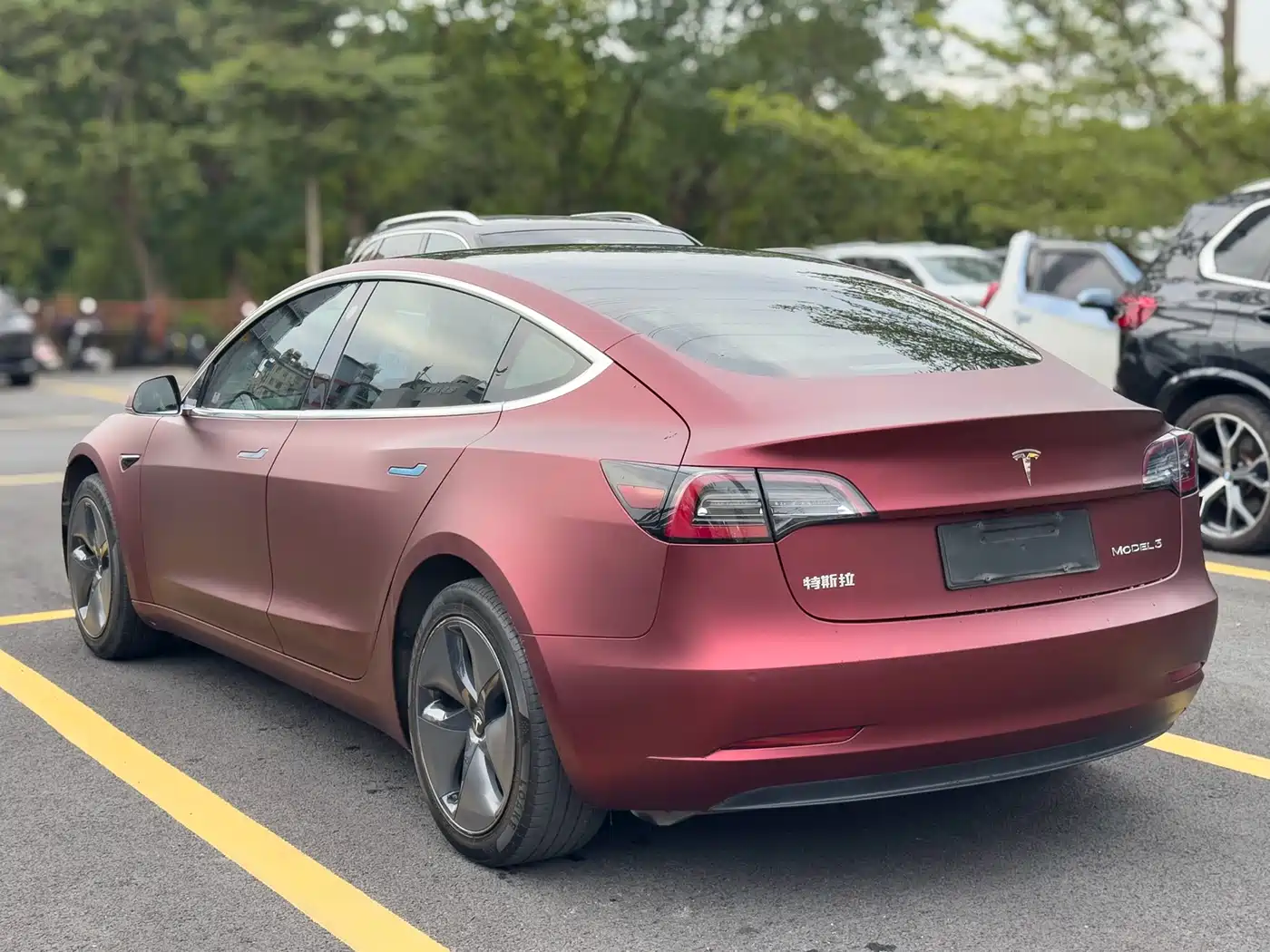 TESLA MODEL 3