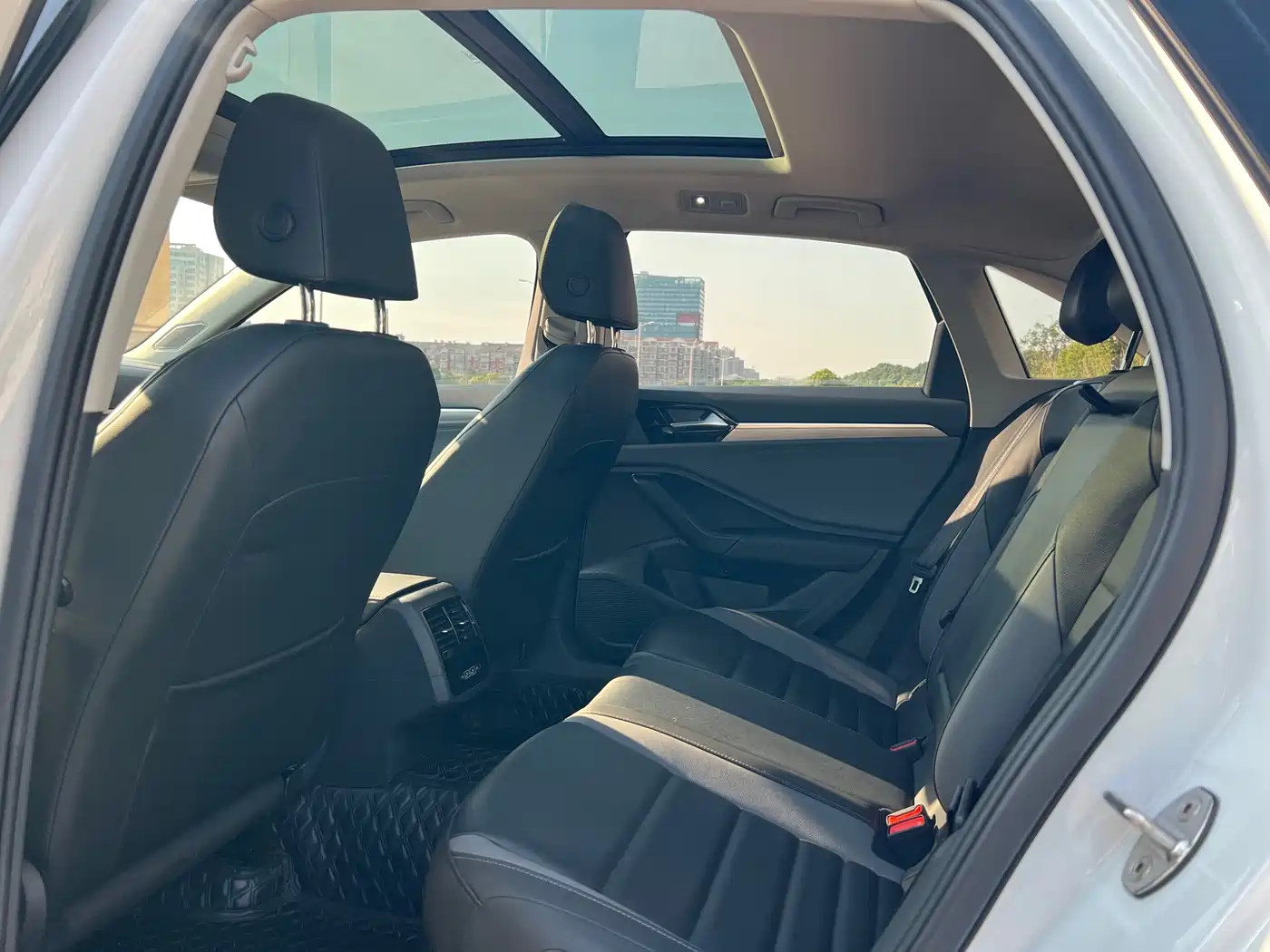 Volkswagen Sagitar 2022 280TSI DSG Excellence Edition фото 9