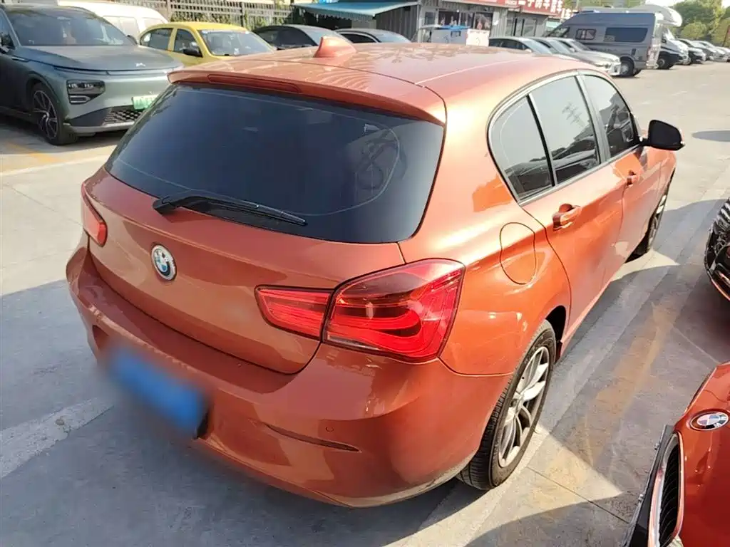 BMW 1 Series (Import) 2016 118i Leading фото 7