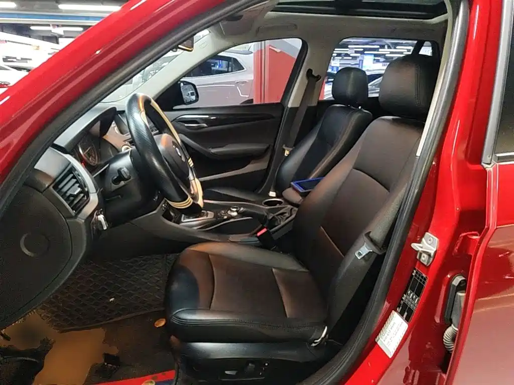 BMW X1 2015 Model sDrive18i Fashion Advanced Edition фото 15