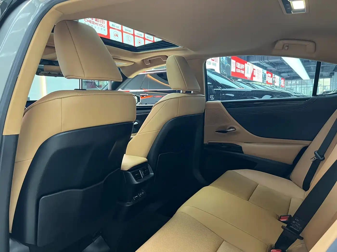 Lexus ES 2022 260 Excellence Edition фото 11