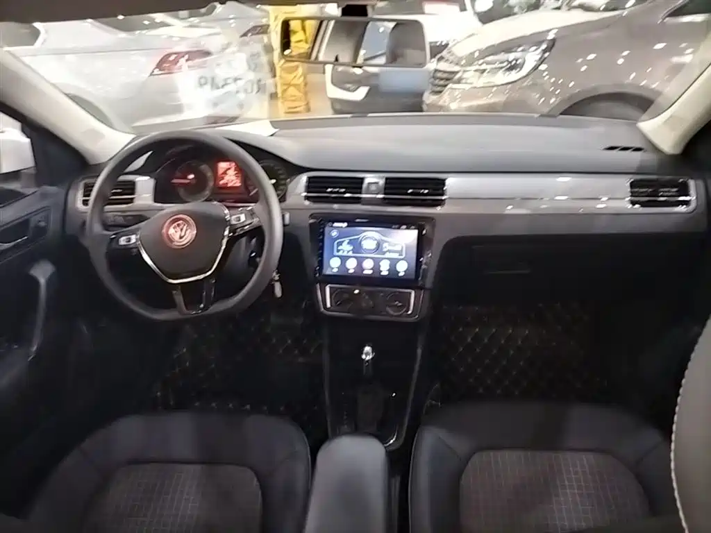 Volkswagen Santana 2018 1.5L Automatic Comfort Edition фото 10