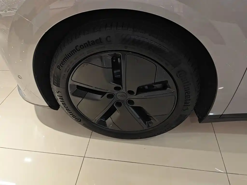 Li Auto Li i8 2025 2025 Standard Edition