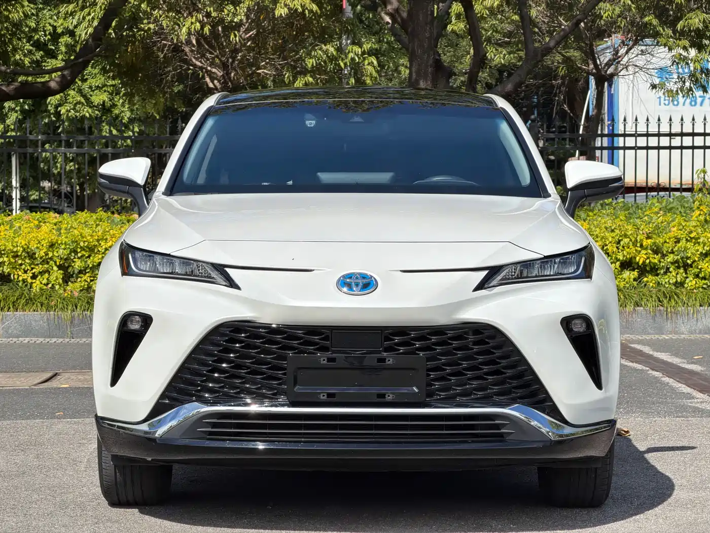 Toyota Venza 2022 Dual Engine 2.5L CVT 2WD Luxury фото 2