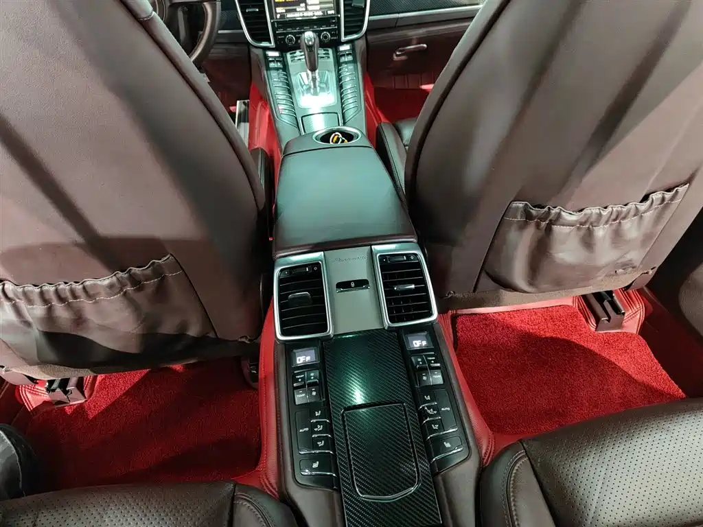 Porsche Panamera 2014 Panamera 4 3.0T фото 17