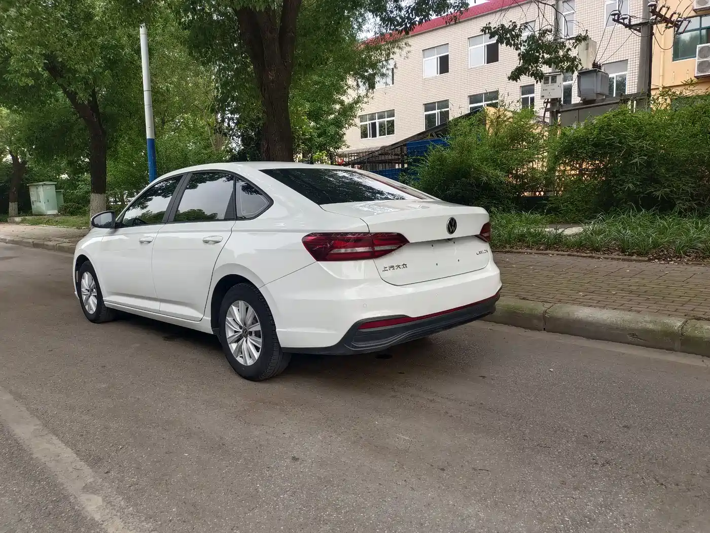 Volkswagen Lavida 2024 Model 1.5L Automatic Delight Edition фото 9