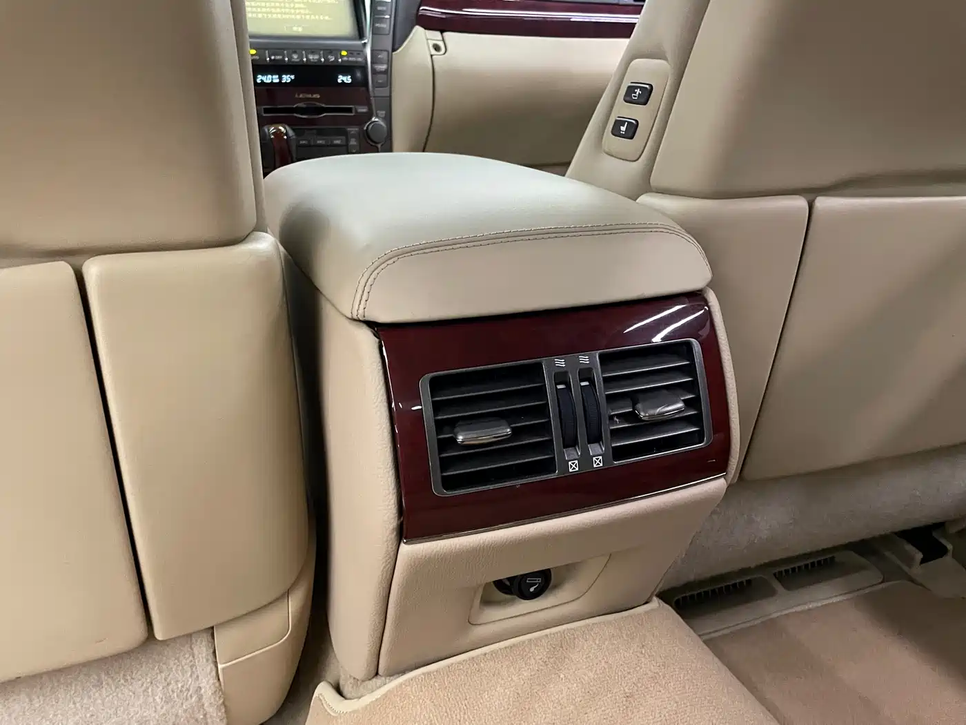Lexus LS 2006 460L фото 33