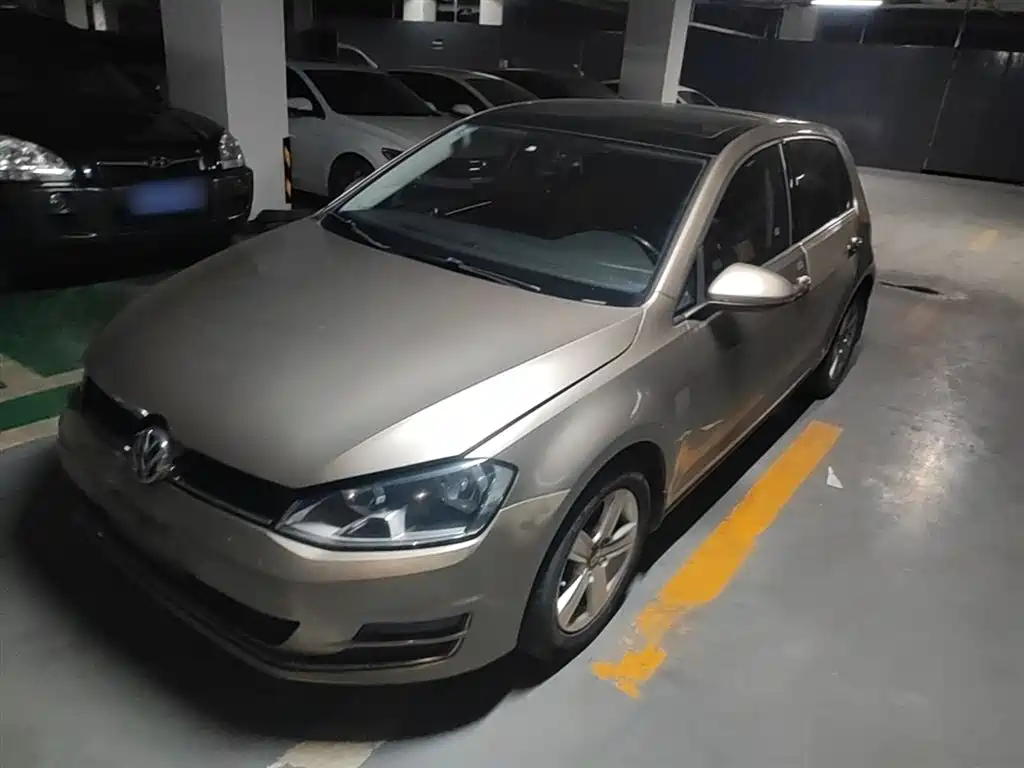 Volkswagen Golf 2014 1.6L Automatic Comfort фото 2