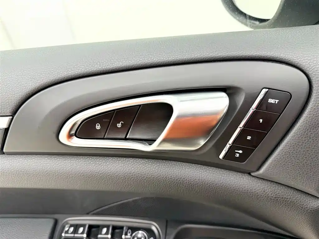Porsche Cayenne 2011 Cayenne S 4.8L фото 15