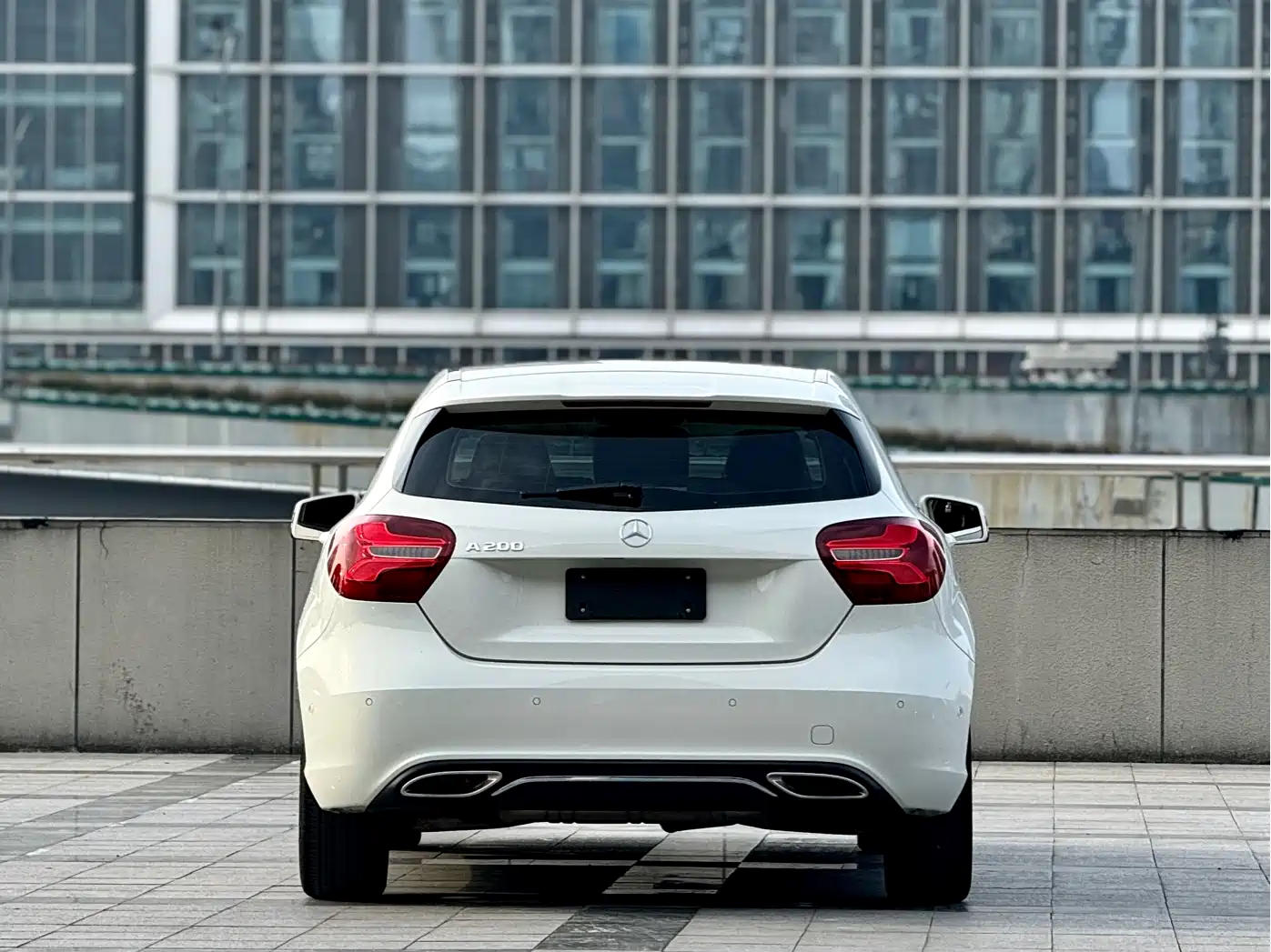 Mercedes-Benz A-Class (Import) 2017 A 200 Fashion Edition фото 4