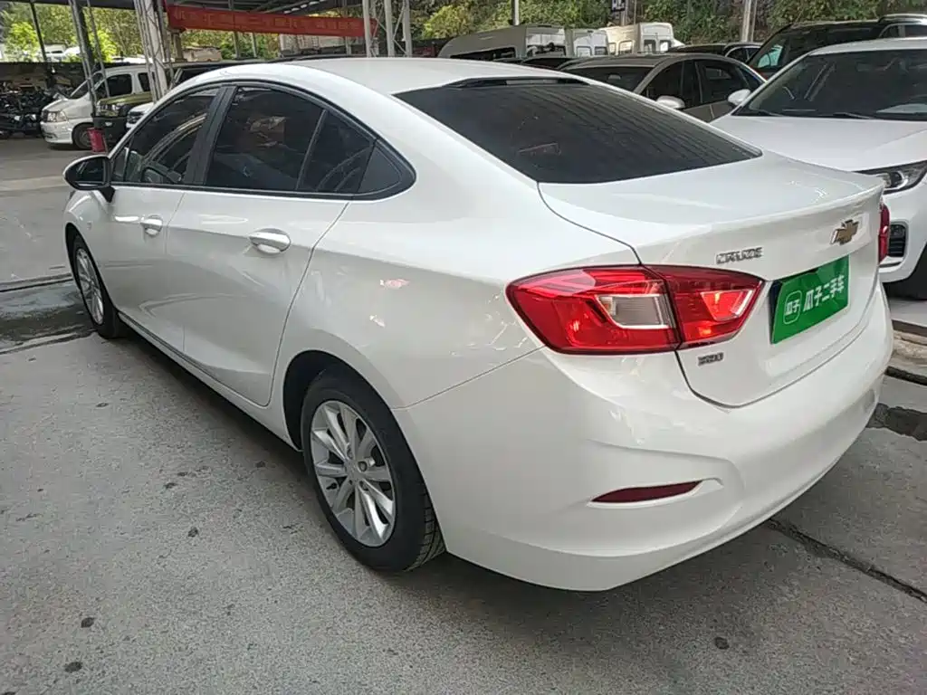 Chevrolet Cruze 2018 2018 320 Automatic Pioneer Sunroof Edition