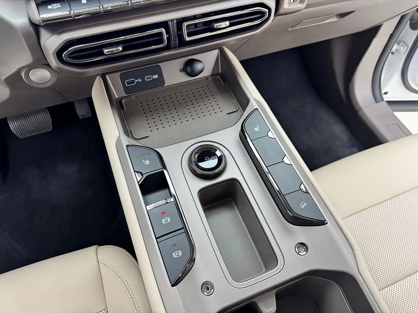 Haval Second-Generation Big Dog New Energy 2025 Hi4 145km Premium Edition фото 16