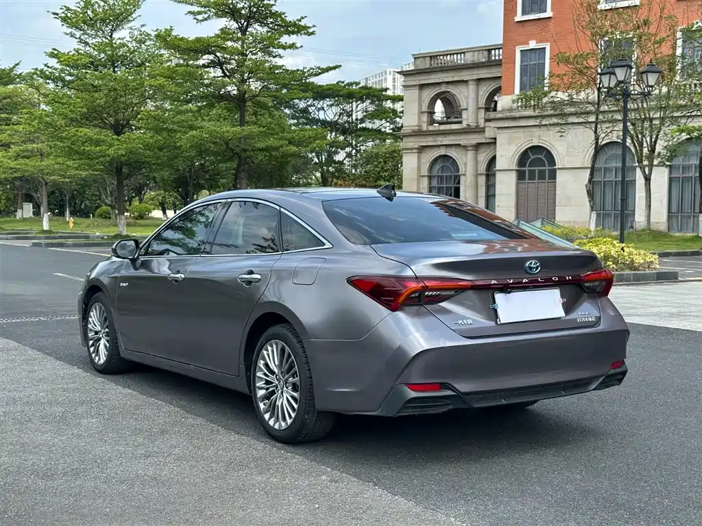 Toyota Avalon 2019 Hybrid 2.5L XLE Premium Edition China VI фото 15