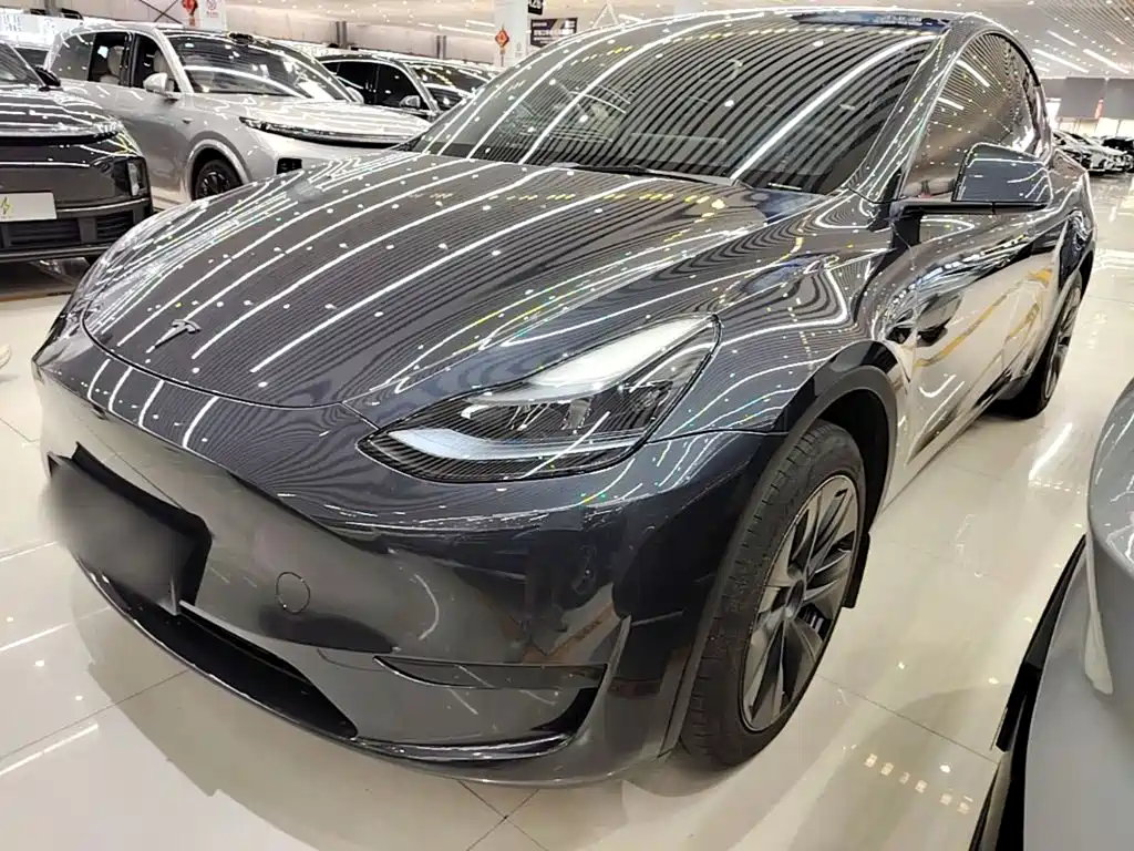 Фото 2 - Tesla Model Y