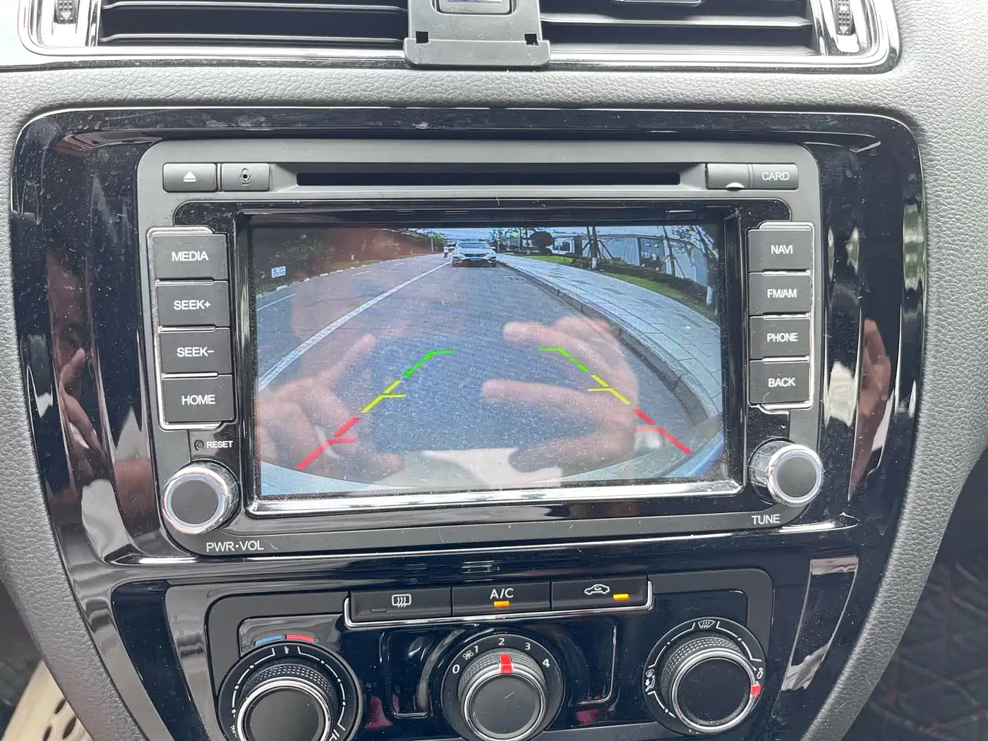 Volkswagen Sagitar 2015 1.6L Automatic Comfort фото 13