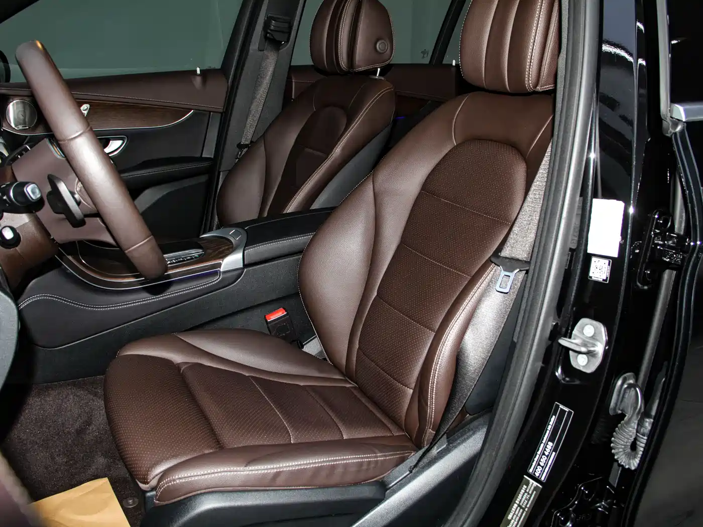 Mercedes-Benz GLC 2022 Model GLC 300 L 4MATIC Dynamic Edition фото 2