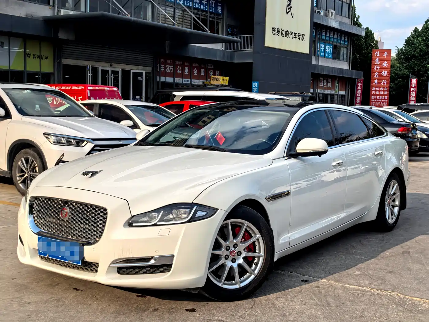 Jaguar XJ, 2017 год