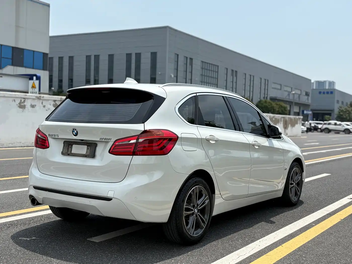 BMW 2 Series Touring 2018 218i M Sport Package фото 6