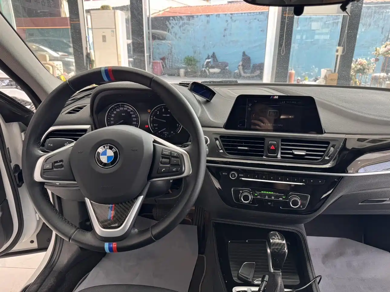 BMW 1 Series 2018 118i Sport Edition фото 21