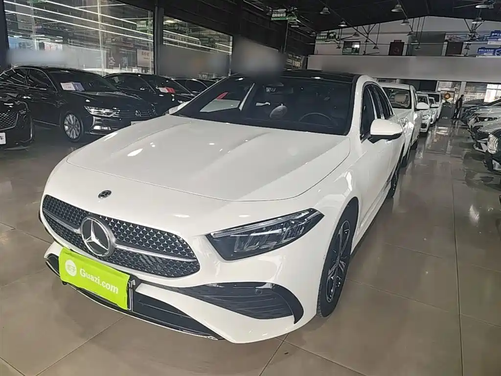 Mercedes-Benz A-Class 2023 A 200 L Fashion фото 2