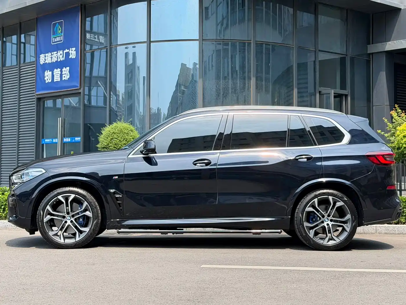 BMW X5 2022 xDrive 40Li Premium M Sport Package фото 5