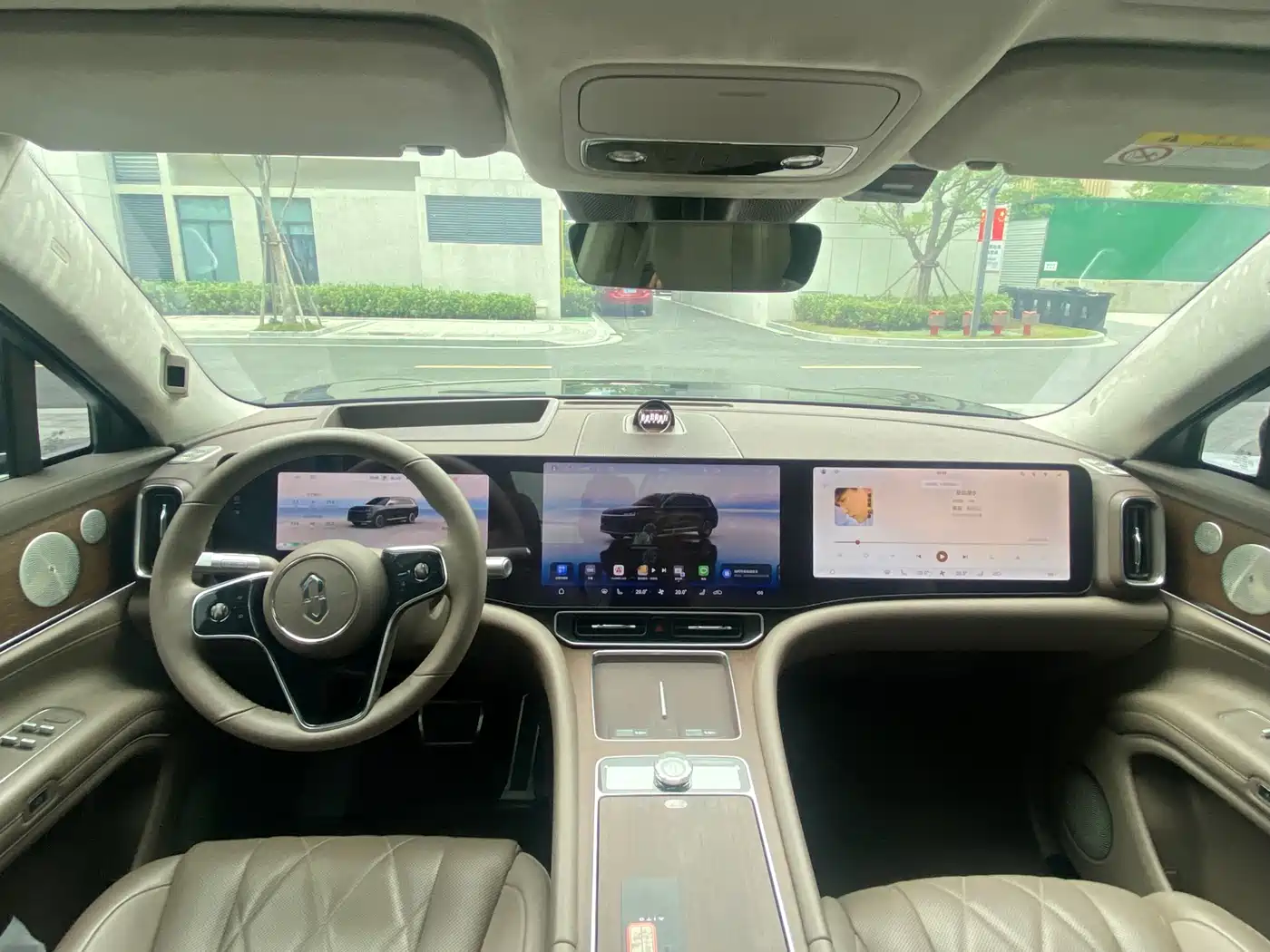 AITO Wenjie AITO M9 2024 Pure Electric Max Edition 100kWh 6-Seater фото 20