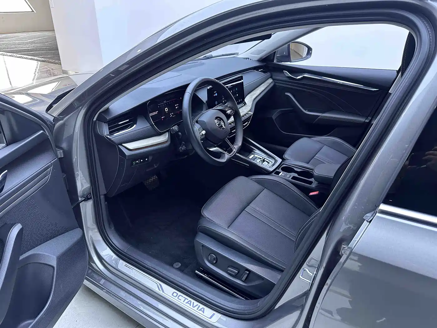 Škoda Octavia 2022 PRO TSI280 Luxury Edition фото 9