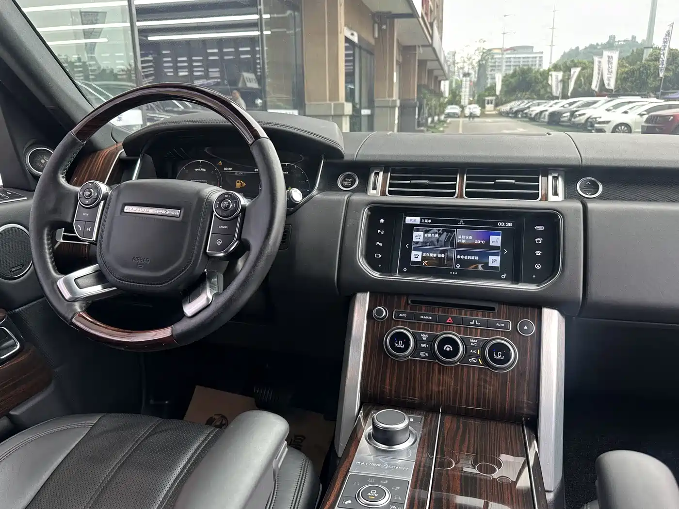 Land Rover Range Rover 2015 3.0 TDV6 Vogue фото 8