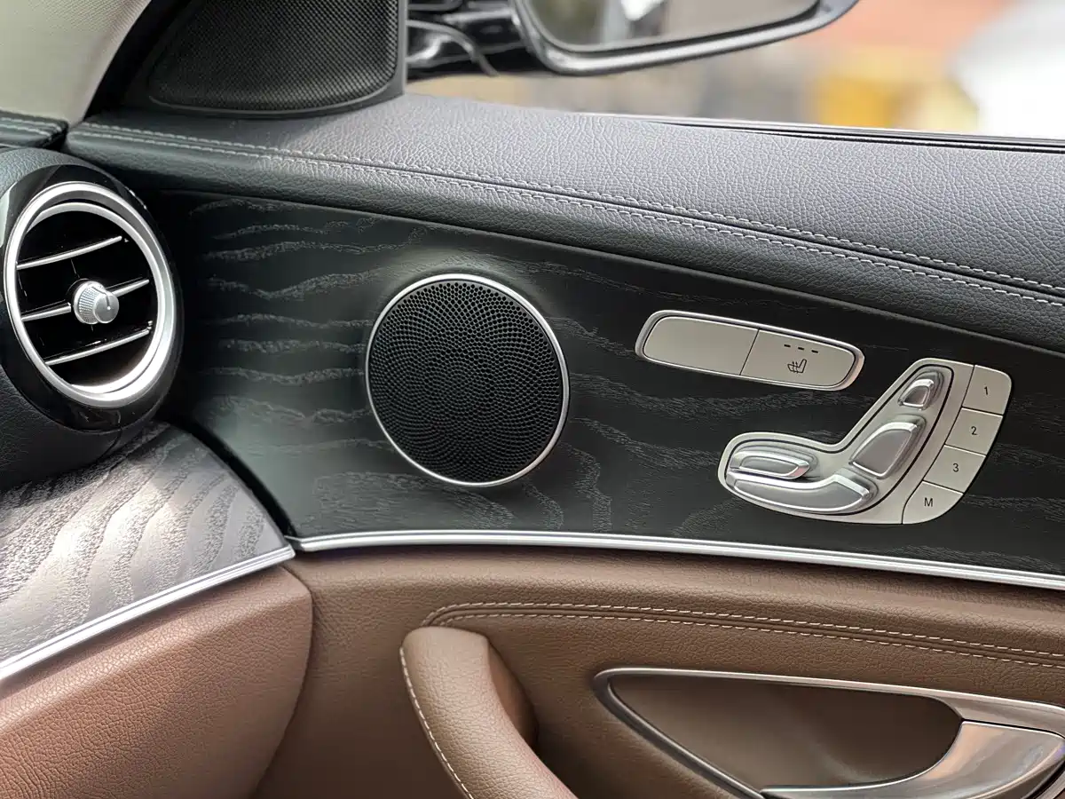 Mercedes-Benz E-Class 2019 E 300 L Sport Fashion фото 19