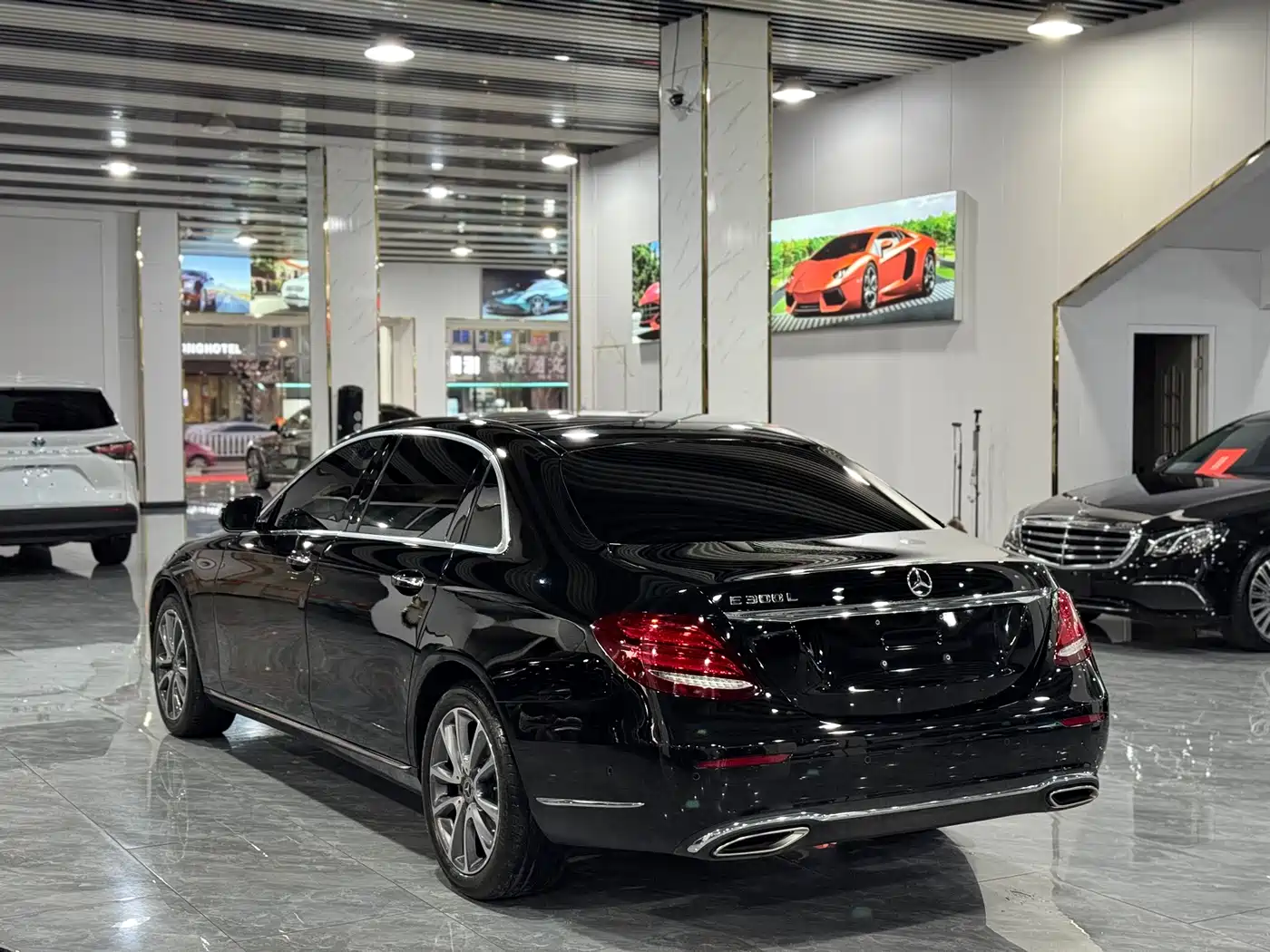 Mercedes-Benz E-Class 2019 E 300 L Fashion фото 15
