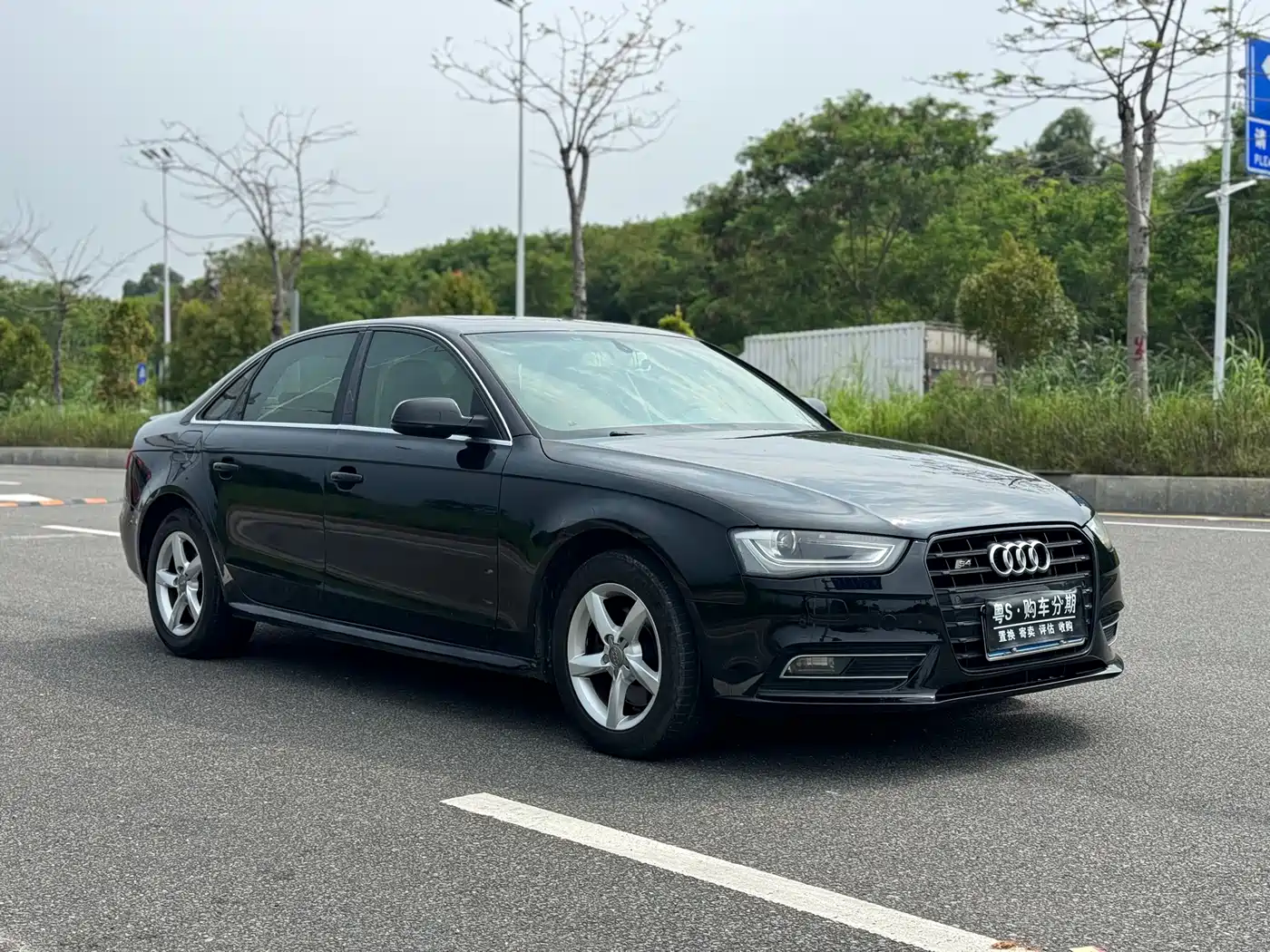 Audi A4L 2013 35 TFSI Automatic Standard фото 3