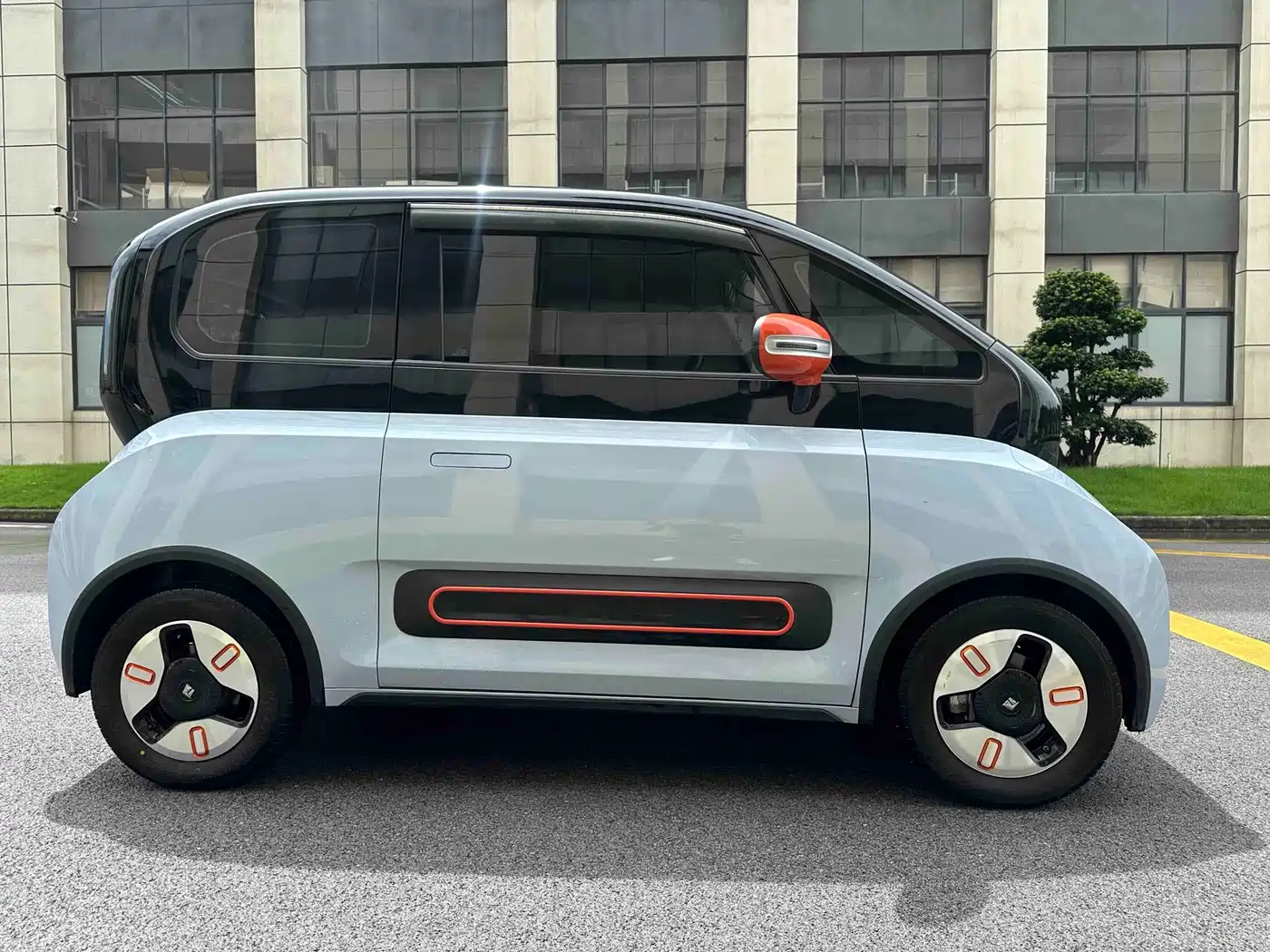 Фото 4 - Baojun KiWi EV