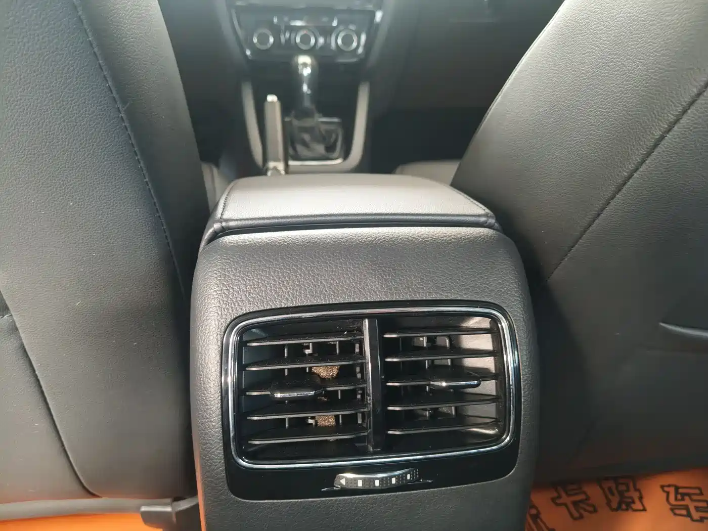 Volkswagen Sagitar 2015 230TSI Automatic Comfort фото 8