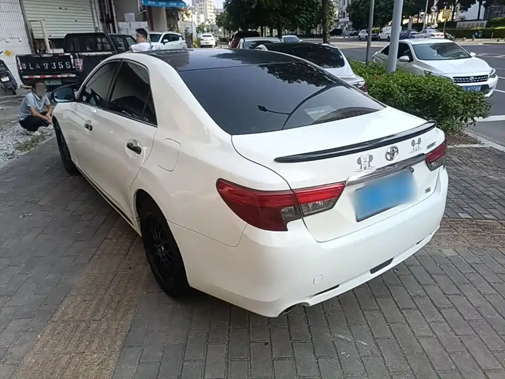 Toyota Reiz 2016 2013 2.5V Premium Edition