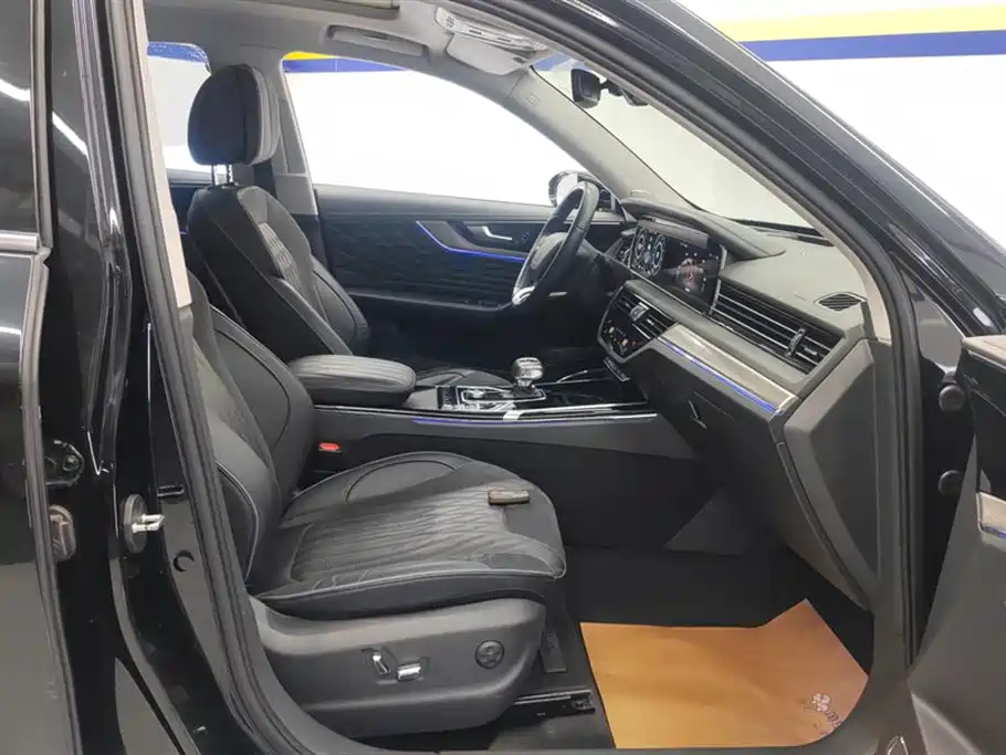 Hongqi HS5 2022 Facelift 2.0T Smart Flag Enjoyment Edition фото 8