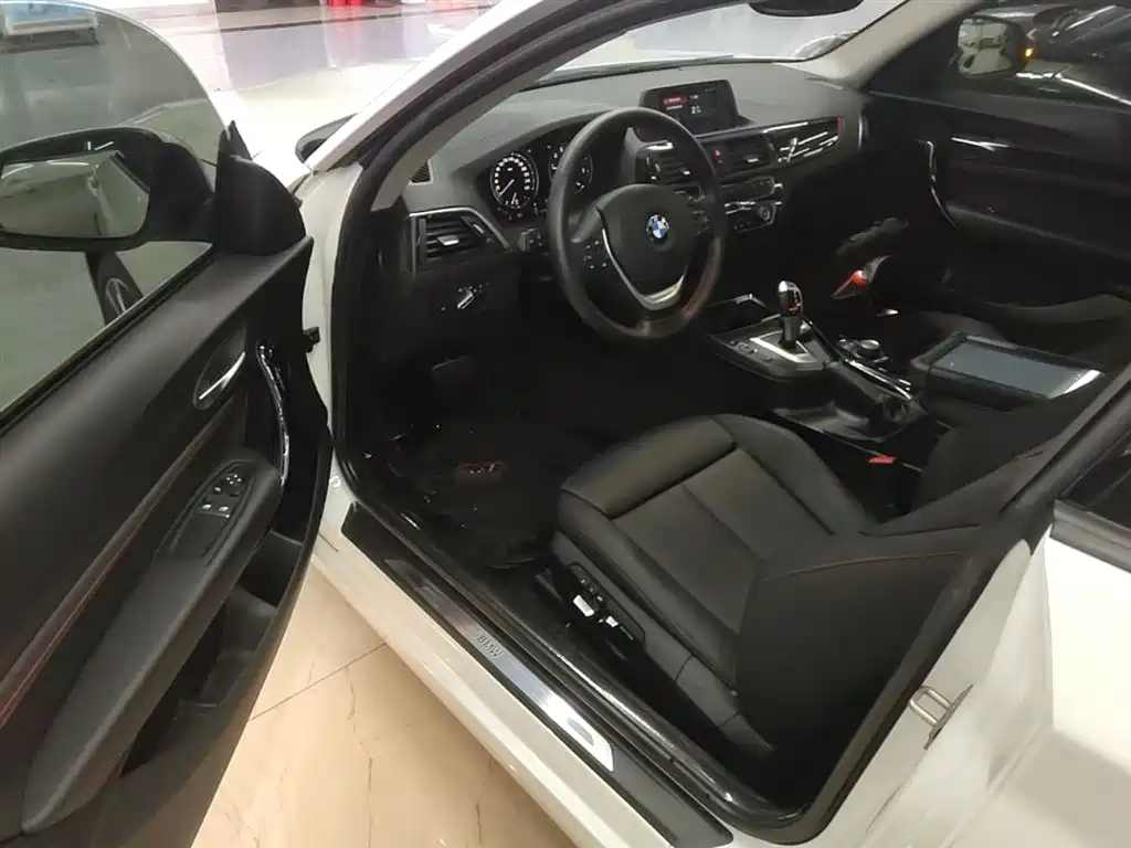 BMW 2 Series (Import) 2019 225i Sport Design Package фото 16