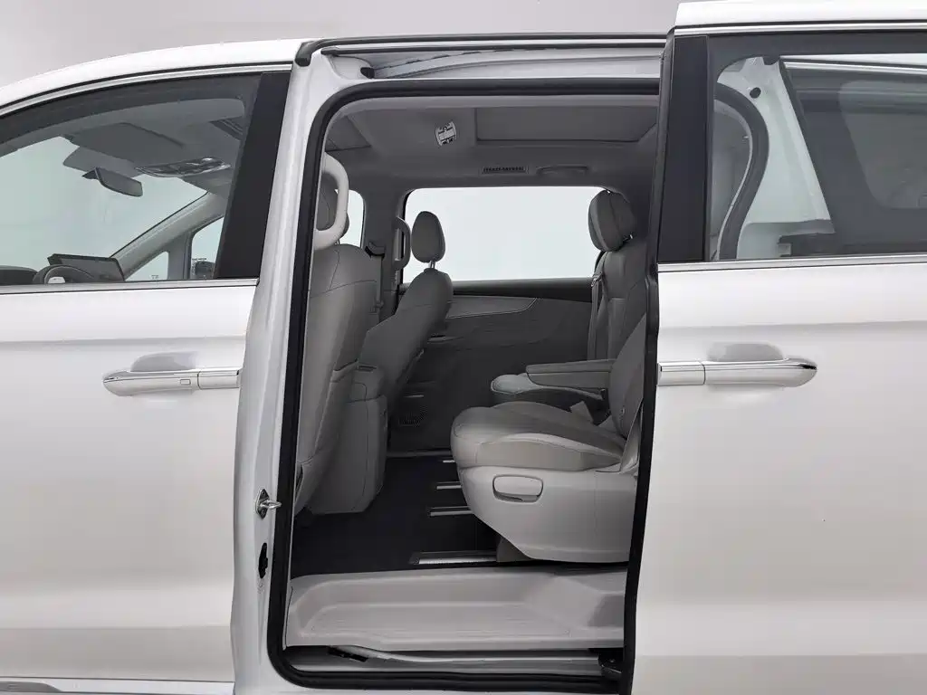 Roewe iMAX8 EV 2025 2025 Model 1.5T DMH Land Premium Edition