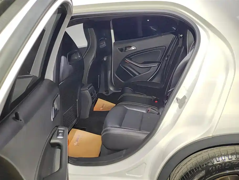 Mercedes-Benz GLA 2019 GLA 200 Dynamic фото 11