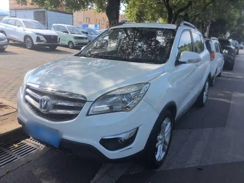 Фото 2 - Changan CS35