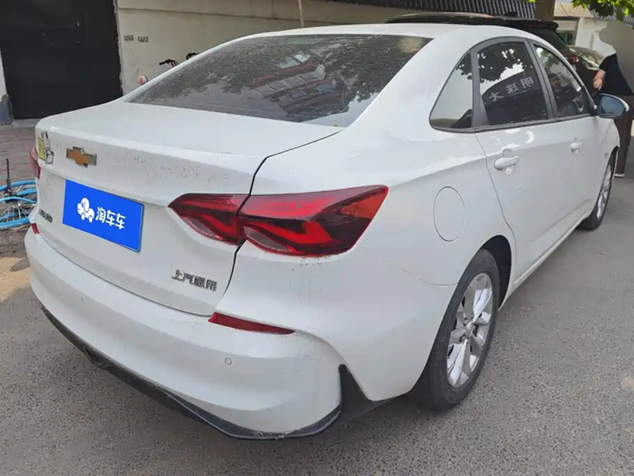 CHEVROLET CRUZE