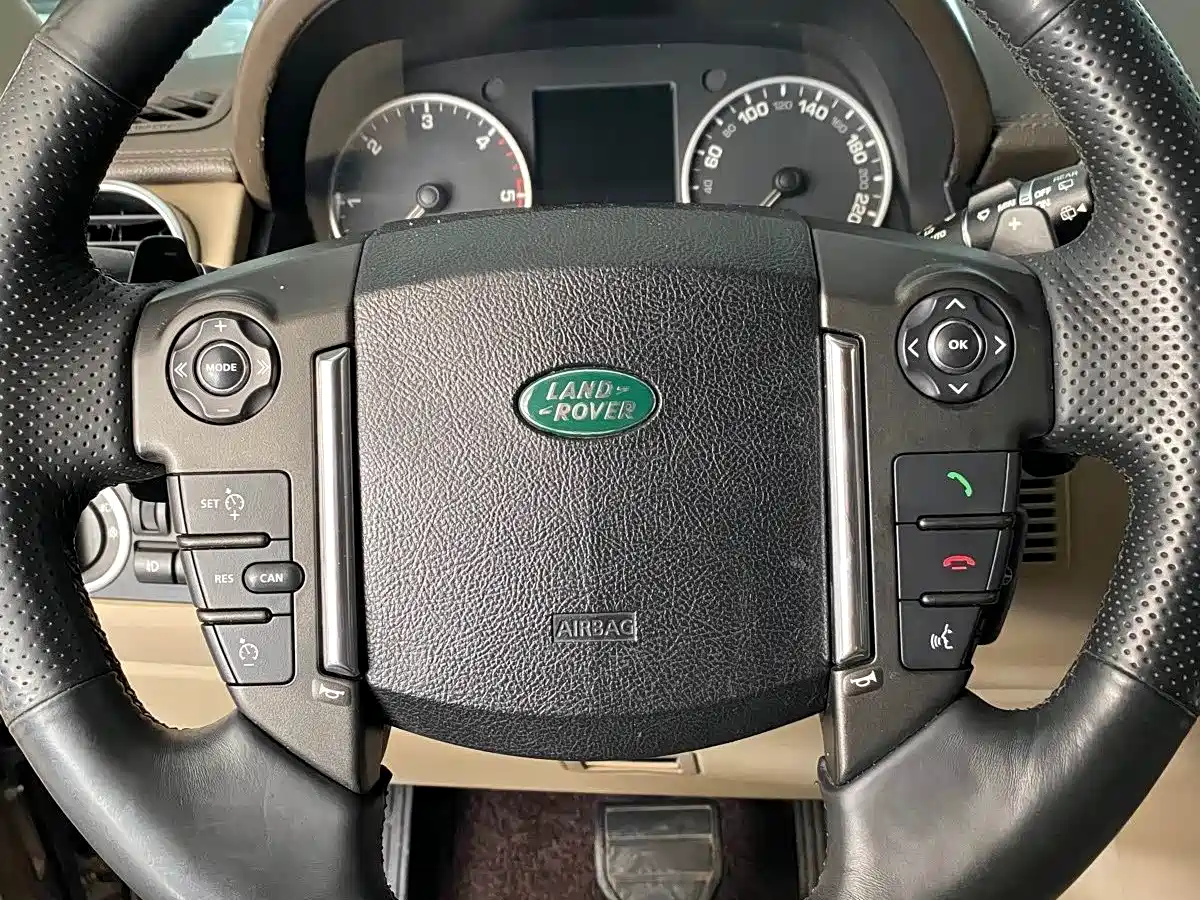 Land Rover Discovery 2014 3.0 SDV6 HSE Diesel фото 9