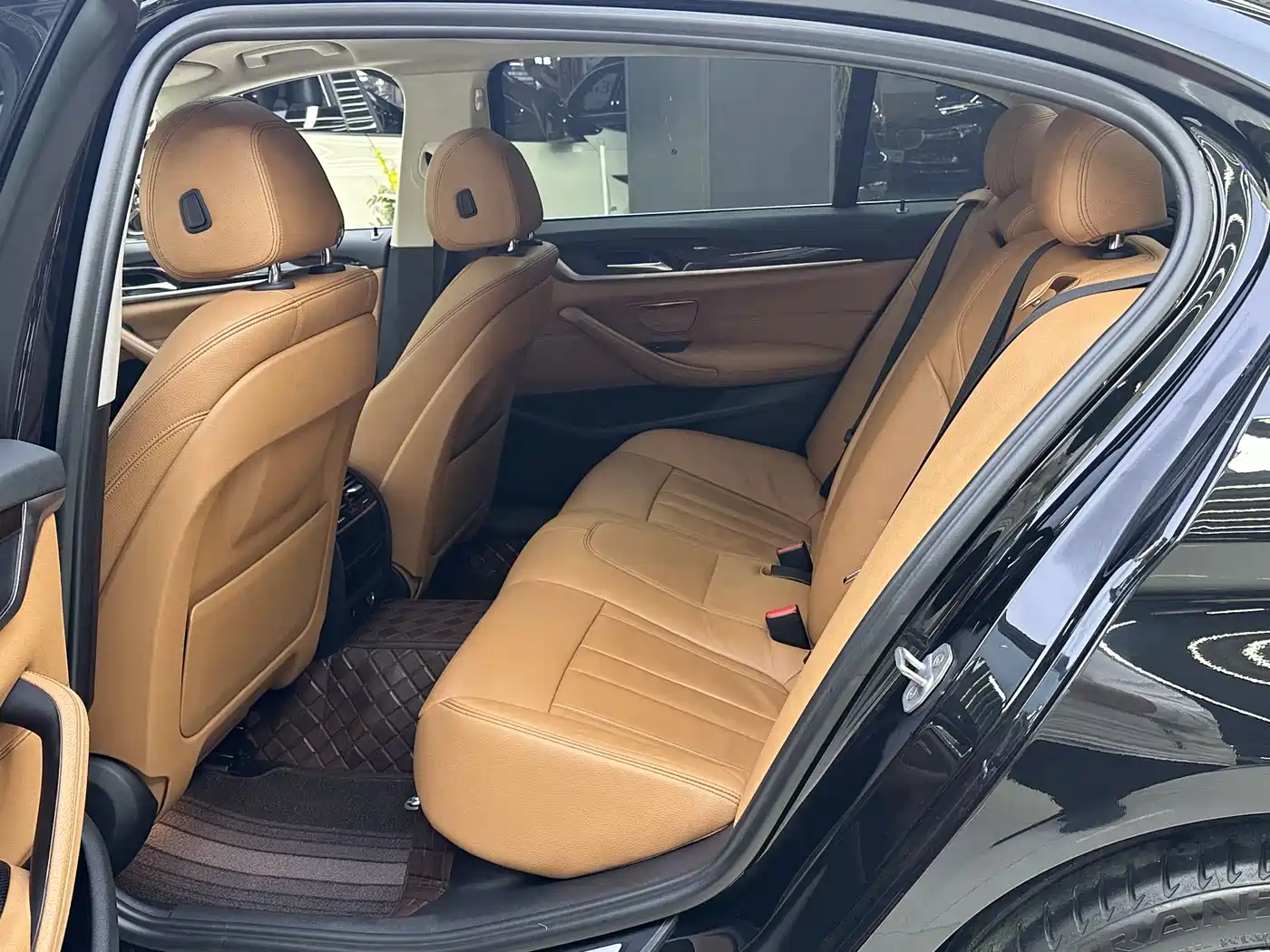 BMW 5 Series 2018 528Li Launch Special Edition фото 13